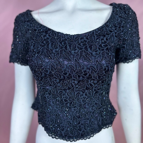 Carmen Marc Valvo Tops - HTF Carmen Marc Valvo Petite beaded blue short-sleeve formal top, size 6